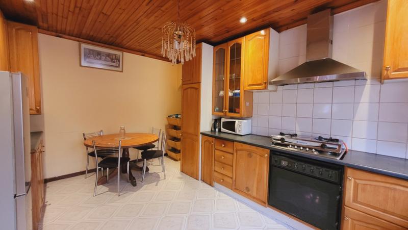 6 Bedroom Property for Sale in Rylands Western Cape